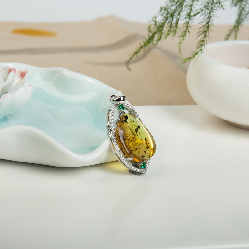 缅甸天然琥珀吊坠-红掌柜