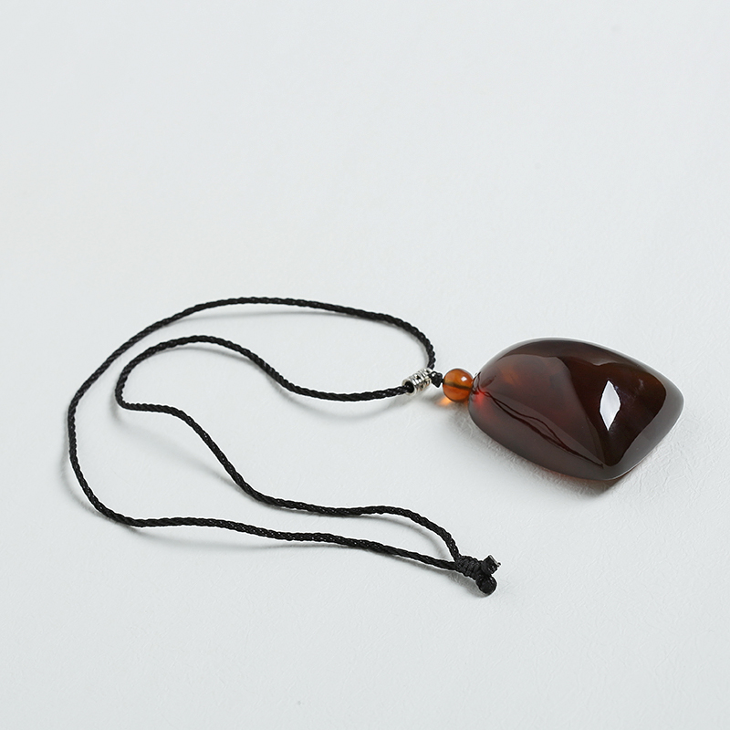 棕红琥珀挂件-红掌柜