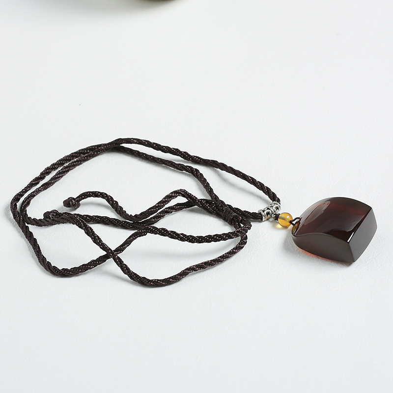 棕红琥珀挂件-红掌柜