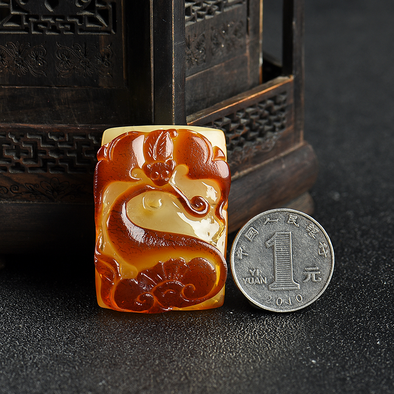 天然带皮俏色蜜蜡福在眼前吊坠-红掌柜