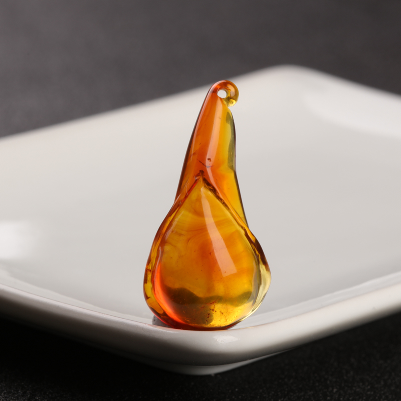 棕珀玉兰花吊坠-红掌柜