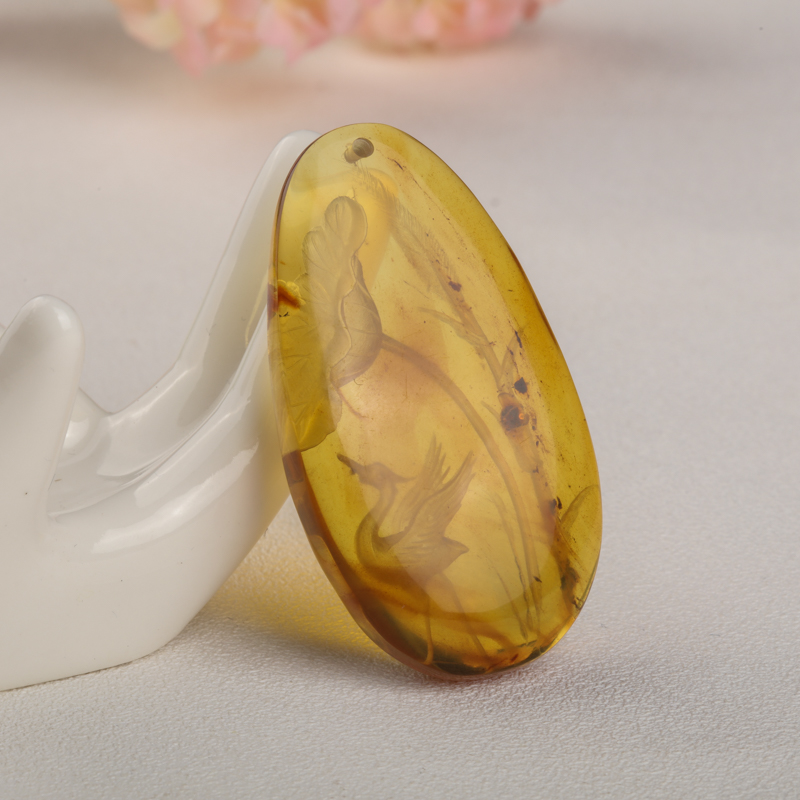 金棕珀阴雕一路连科吊坠-红掌柜