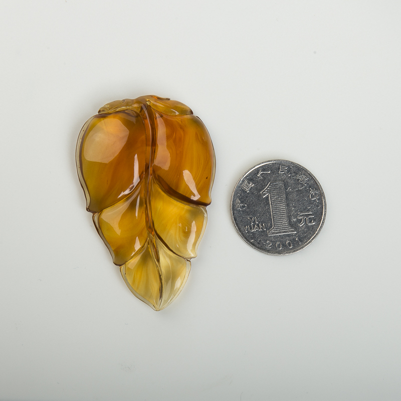 天然棕珀金枝玉叶吊坠-红掌柜