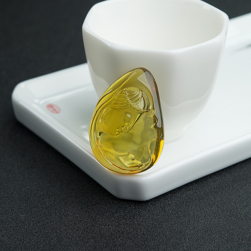 蓝珀美女吊坠-红掌柜