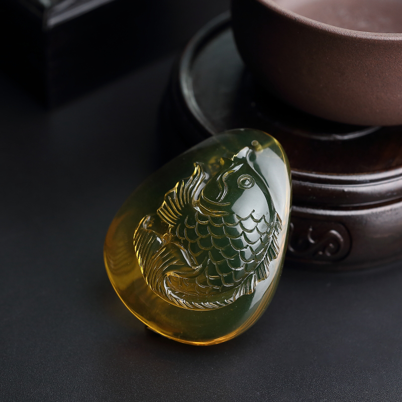 蓝珀年年有余吊坠 - 红掌柜