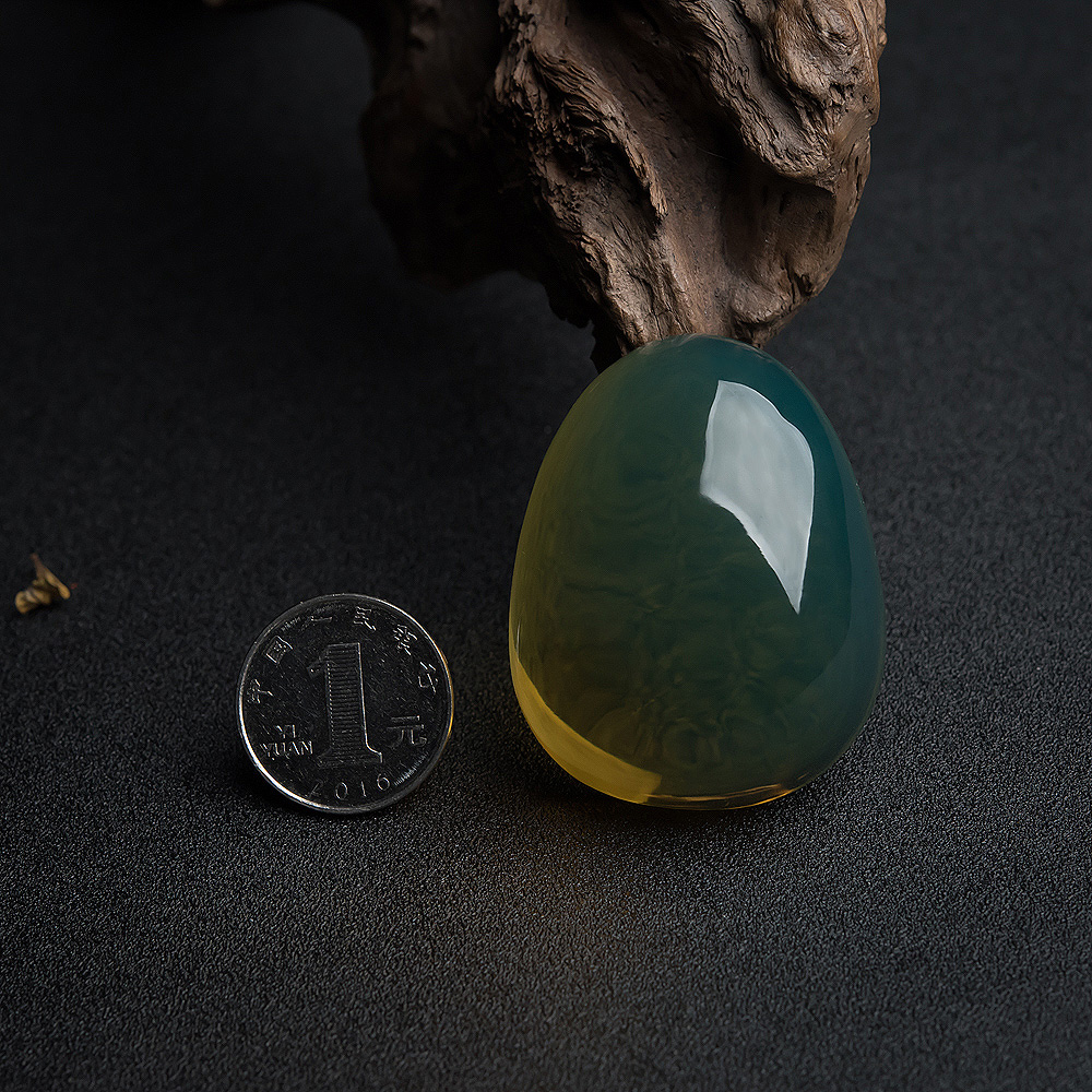 天空蓝多米蓝珀随形吊坠-红掌柜