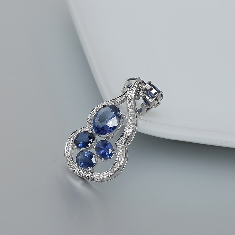 无烧18K白金镶钻蓝宝石吊坠-红掌柜