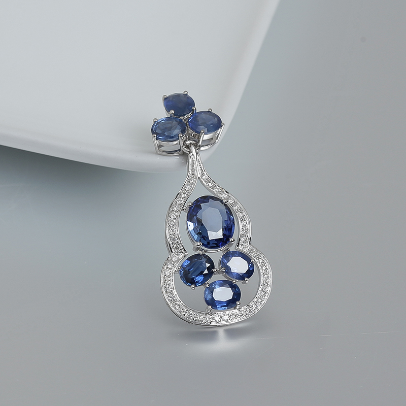 天然18K白金镶钻蓝宝石吊坠-红掌柜