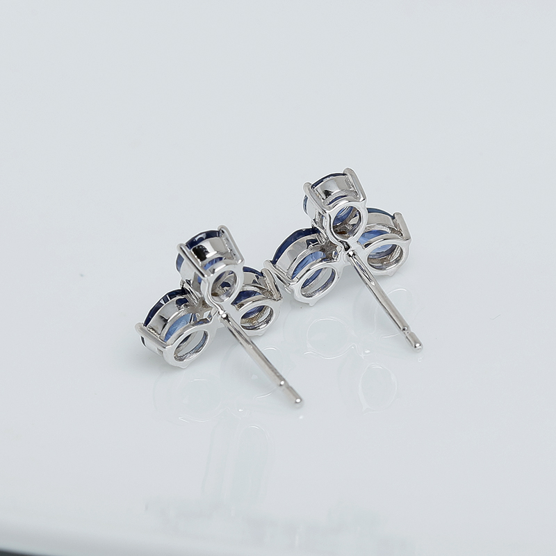 18K白金镶钻蓝宝石耳钉-红掌柜