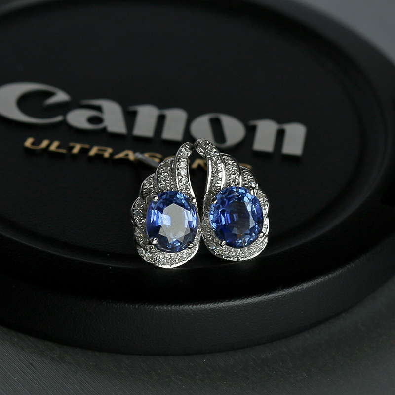 18K白金镶钻蓝宝石耳钉-红掌柜