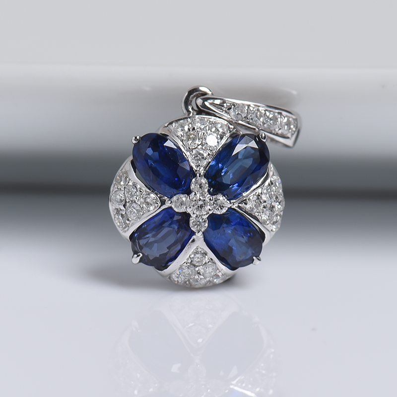 18k白金镶钻斯里兰卡蓝色蓝宝石刻面吊坠-红掌柜