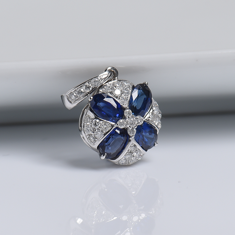 18k白金镶钻蓝色蓝宝石刻面吊坠-红掌柜