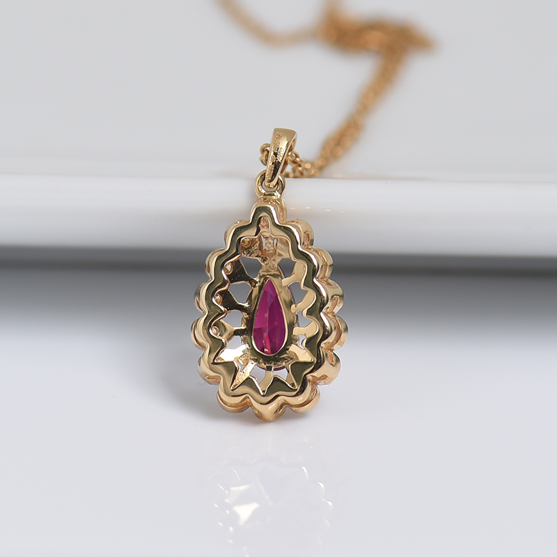 18K金镶钻红宝石刻面吊坠-红掌柜