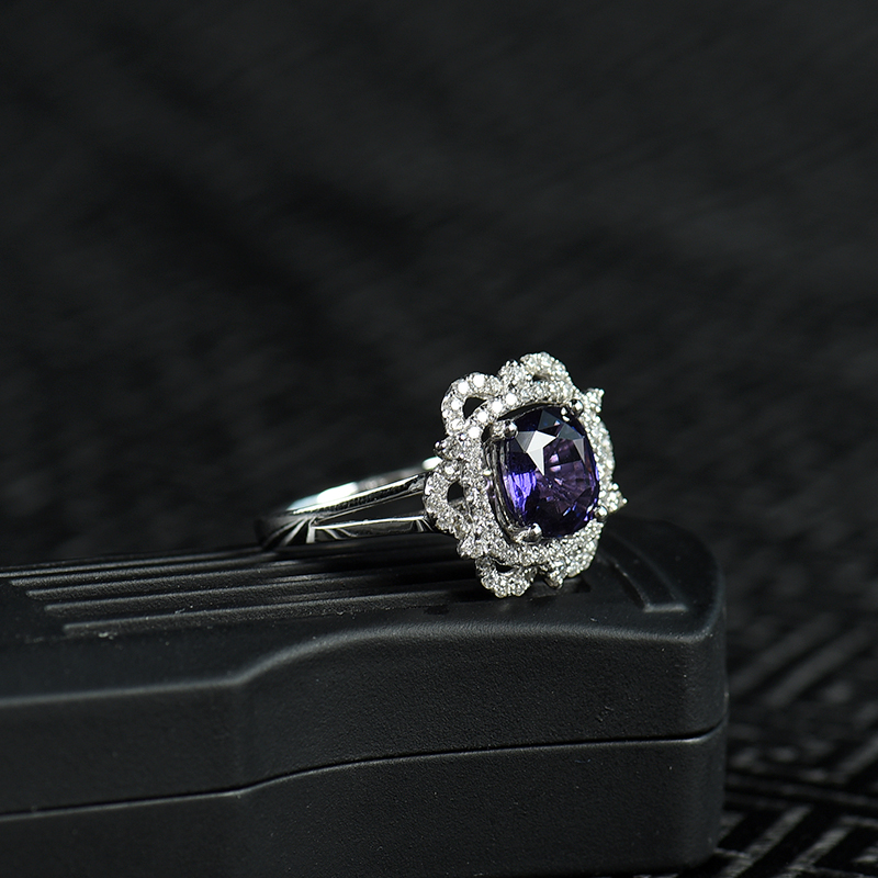 紫色蓝宝石刻面戒指-红掌柜