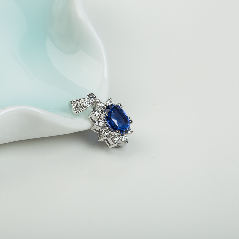 18k皇家蓝蓝宝石吊坠-红掌柜