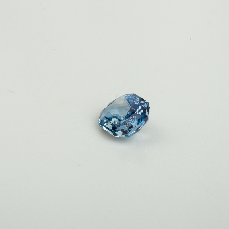 浅蓝色蓝宝石刻面戒面-红掌柜