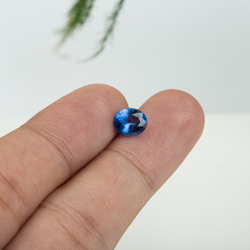天然斯里兰卡深蓝色蓝宝石刻面戒面-红掌柜