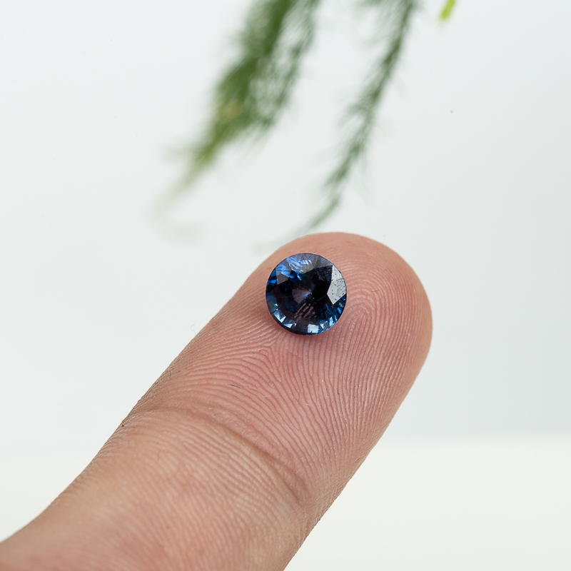 皇家蓝蓝宝石刻面戒面-红掌柜