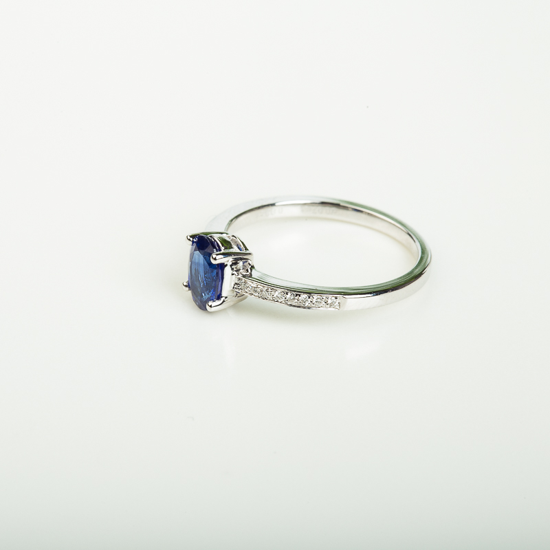 皇家蓝蓝宝石刻面戒指-红掌柜