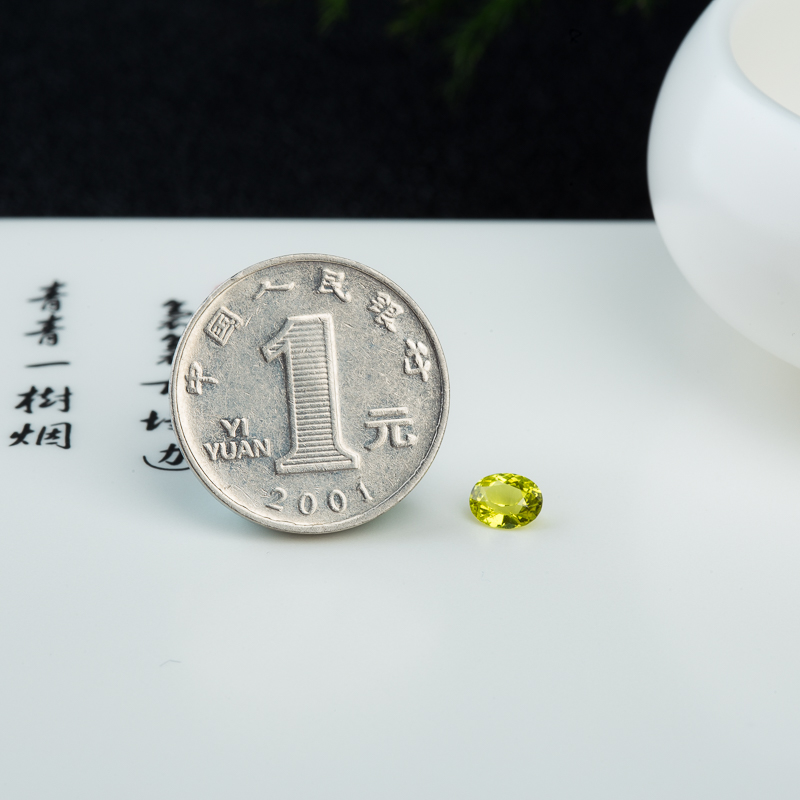 天然斯里兰卡黄绿色蓝宝石刻面戒面-红掌柜