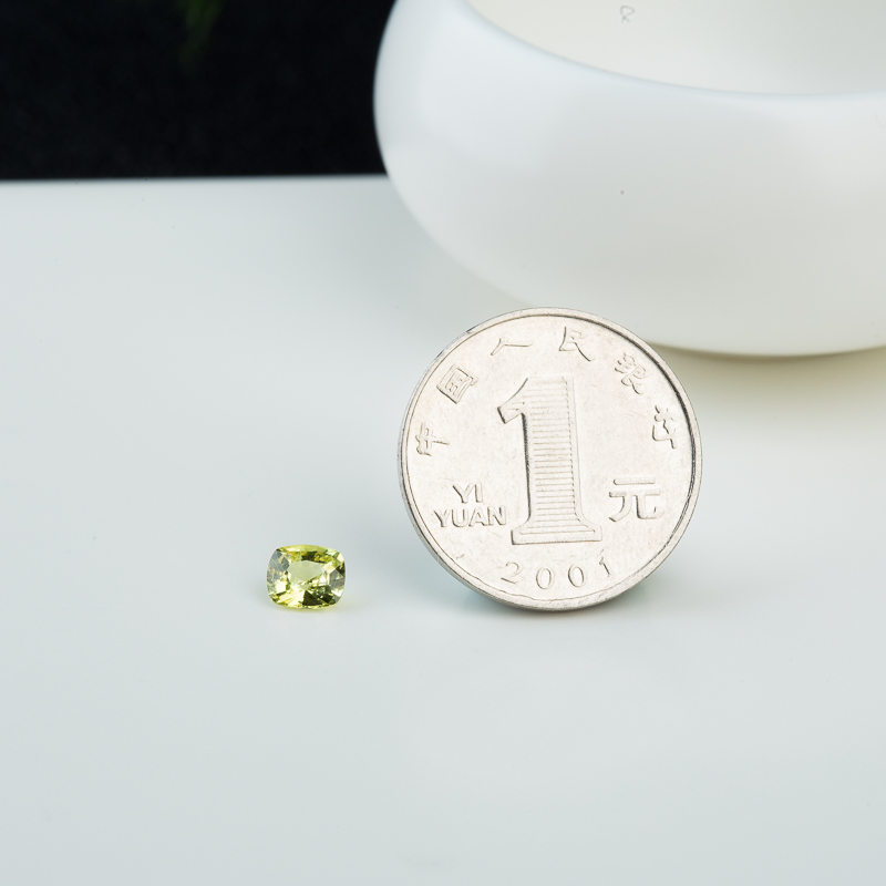 天然斯里兰卡黄绿色蓝宝石刻面戒面-红掌柜