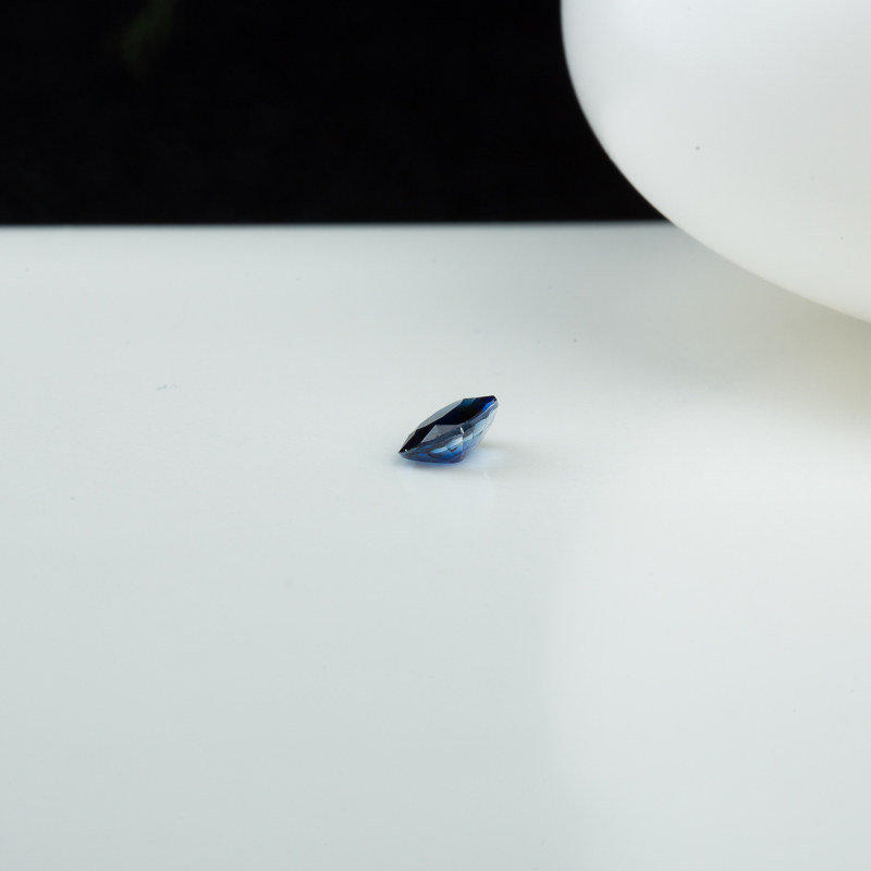 皇家蓝蓝宝石刻面戒面-红掌柜