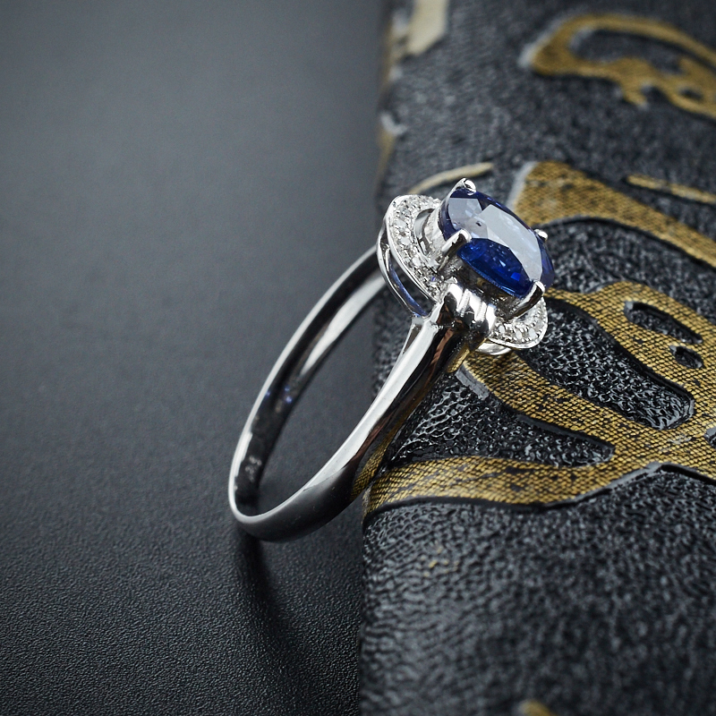 18K金镶钻蓝宝石戒指-红掌柜