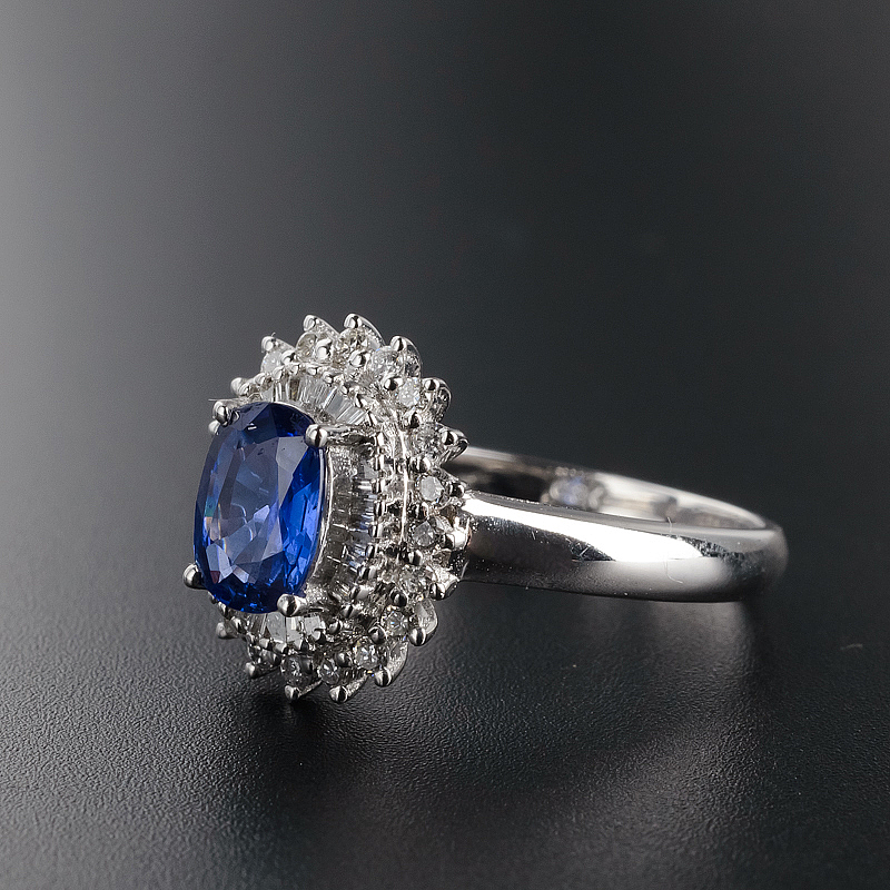 18K金镶钻天然蓝宝石戒指-红掌柜