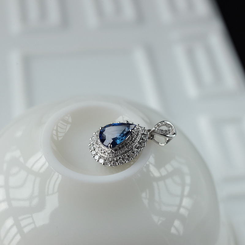 天然蓝宝石吊坠-红掌柜