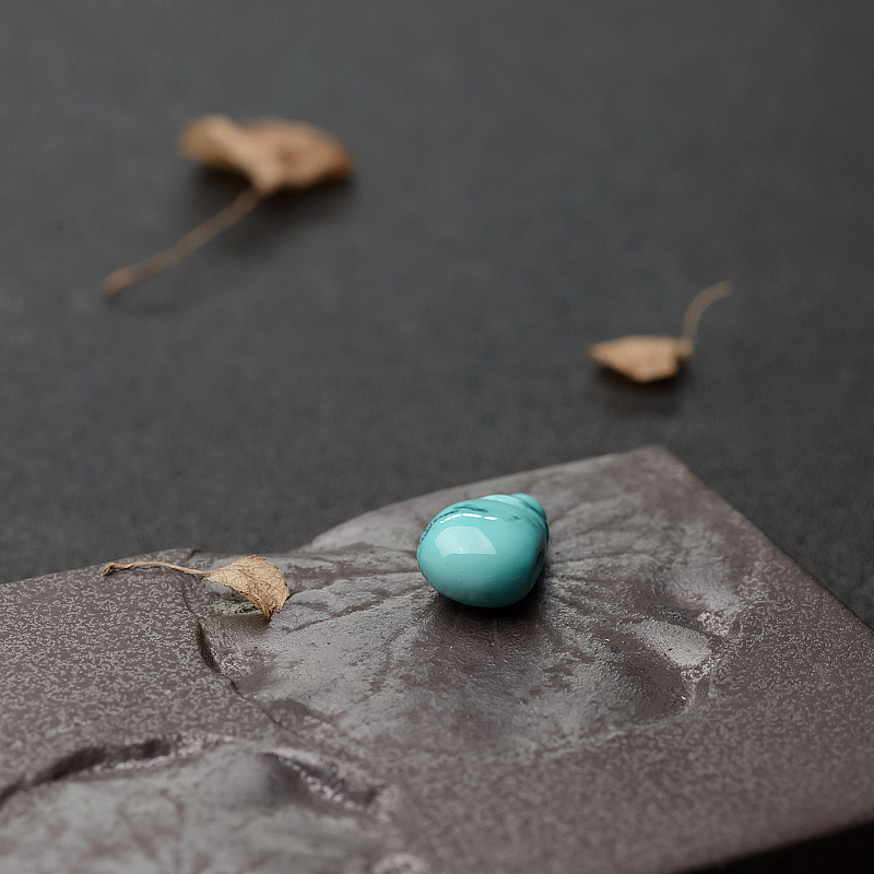 高瓷绿松石三通-红掌柜