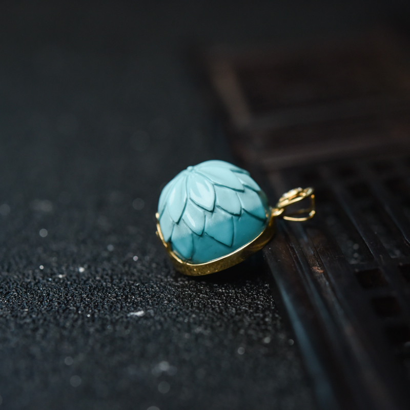 18K金镶高瓷浅蓝绿松石吊坠-红掌柜