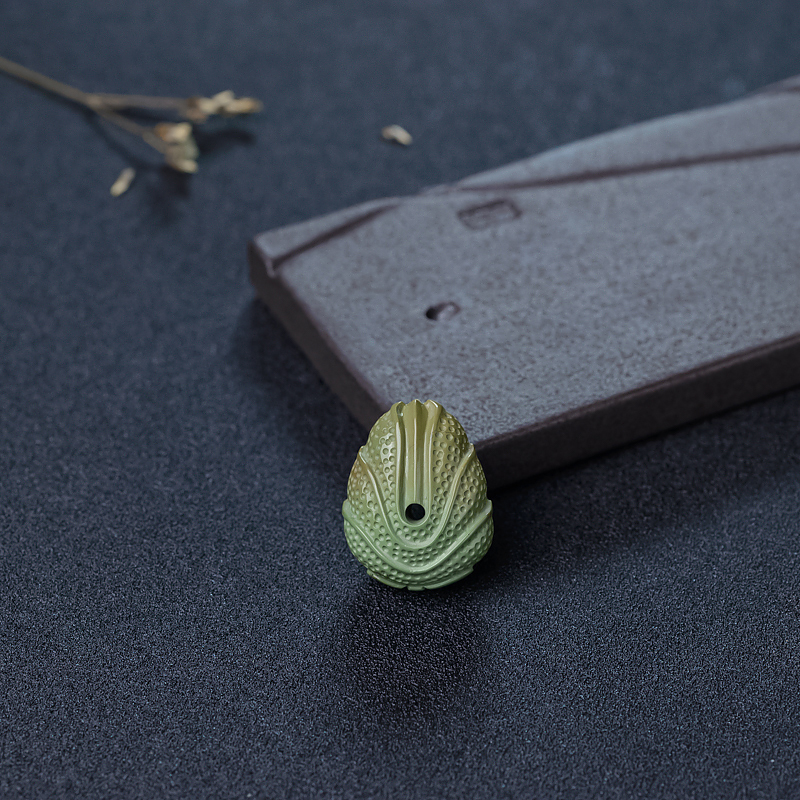 天然高瓷俏色绿松石莲花背云-红掌柜