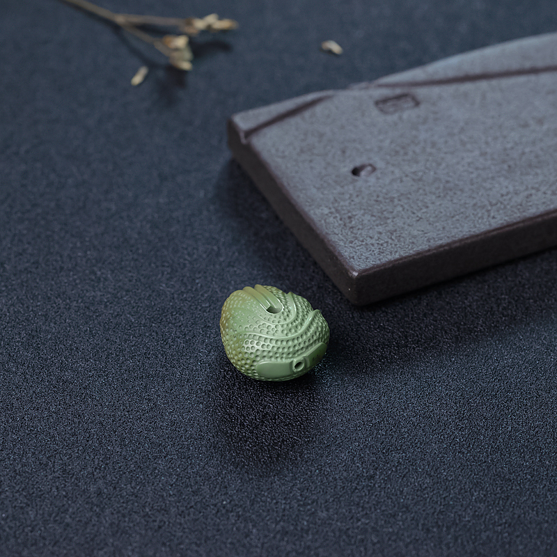 天然高瓷俏色绿松石背云-红掌柜