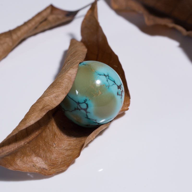 俏色绿松石圆珠-红掌柜