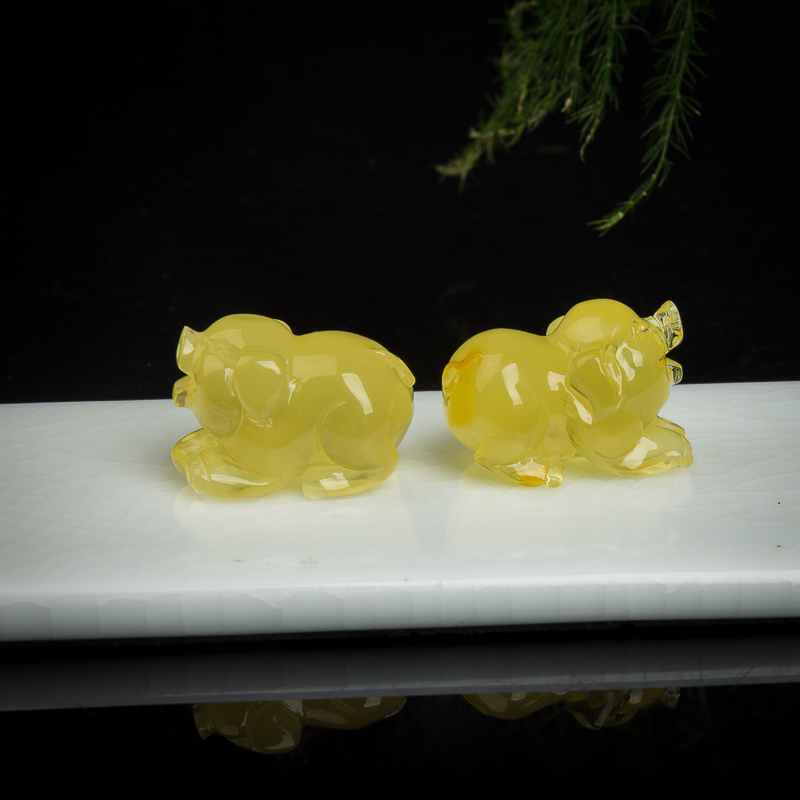 天然浅黄金绞蜜亥猪吊坠-红掌柜