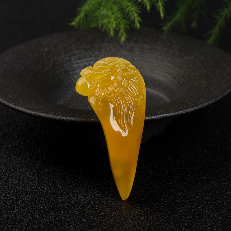 鸡油黄蜜蜡龙头狼牙吊坠-红掌柜