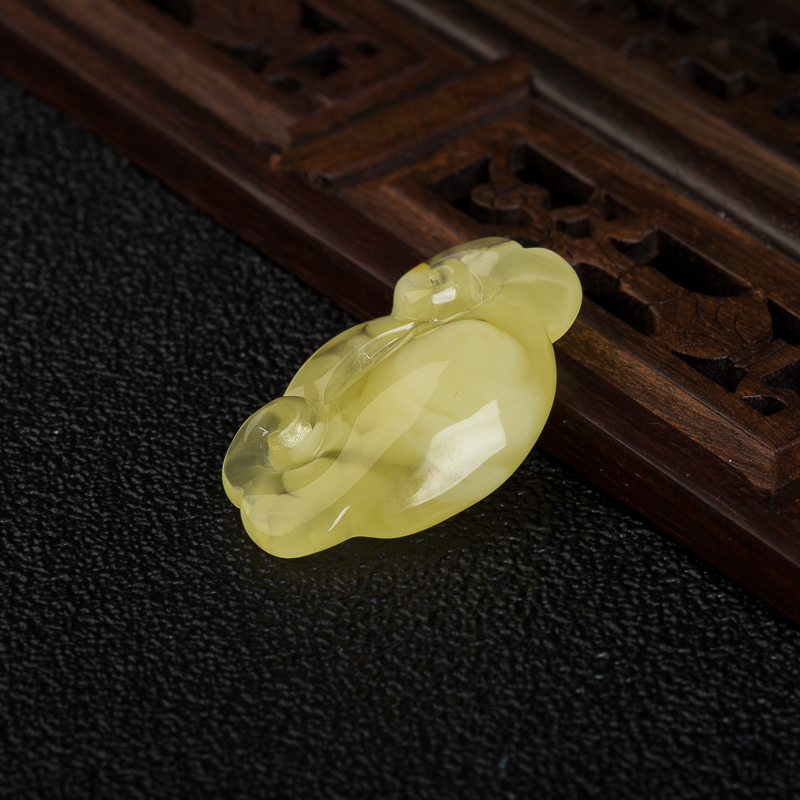 柠檬黄金绞蜜如意锁挂坠-红掌柜