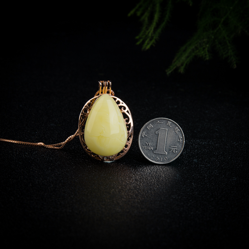 银镶浅黄白花蜜水滴吊坠-红掌柜