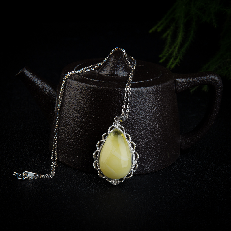 银镶浅黄白花蜜水滴吊坠-红掌柜