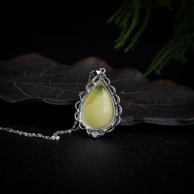 天然白花蜜水滴吊坠-红掌柜