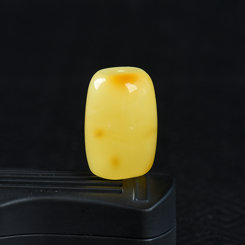 波罗的海天然俏色蜜蜡桶珠吊坠-红掌柜