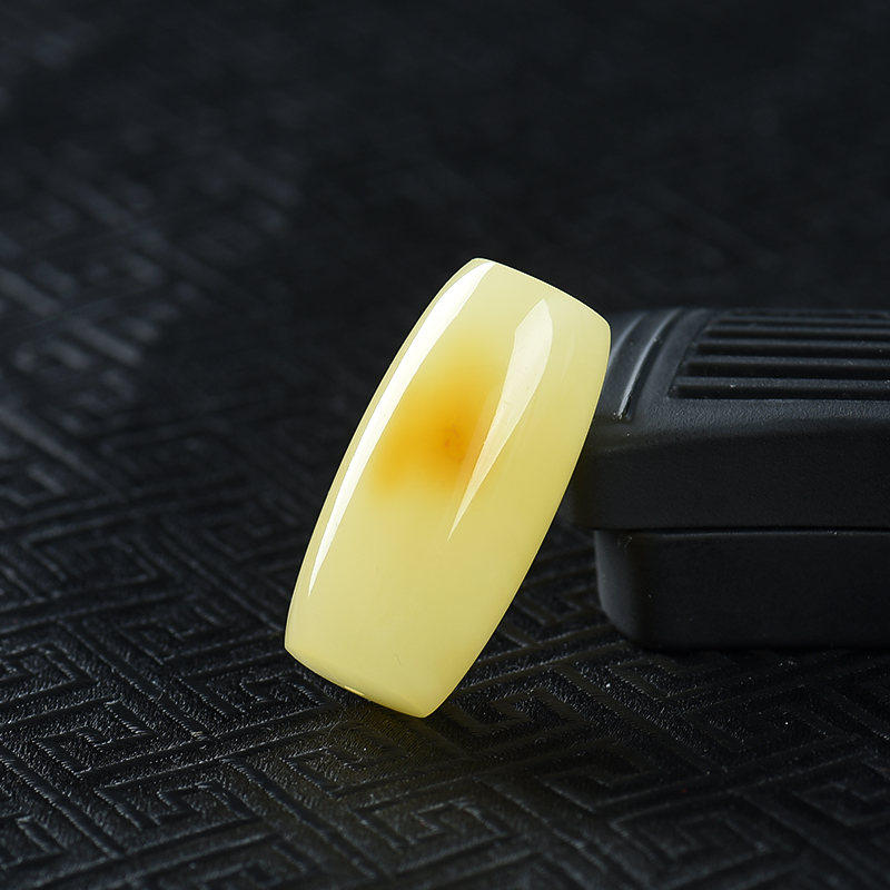 波罗的海俏色蜜蜡桶珠吊坠-红掌柜