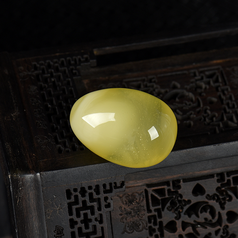 浅黄天然金绞蜜蛋形吊坠-红掌柜