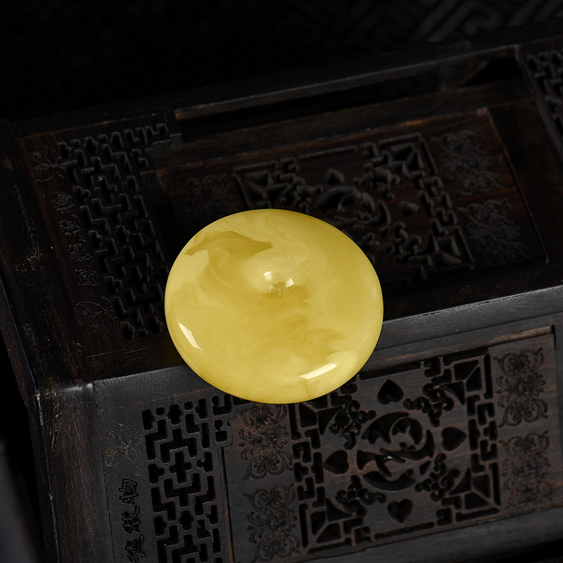 鸡油黄天然蜜蜡平安扣吊坠-红掌柜