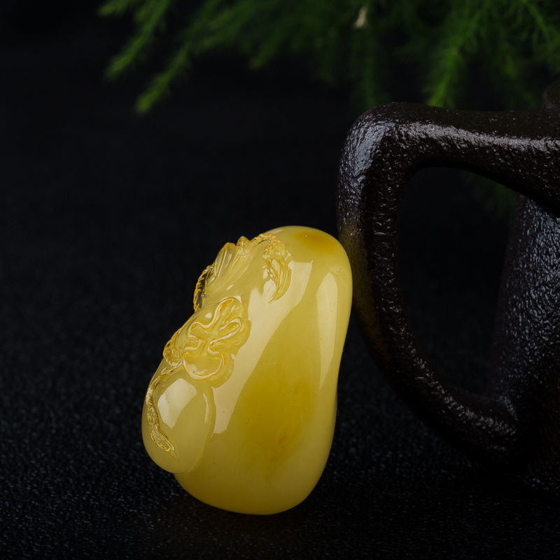 鸡油黄蜜蜡钱袋吊坠-红掌柜