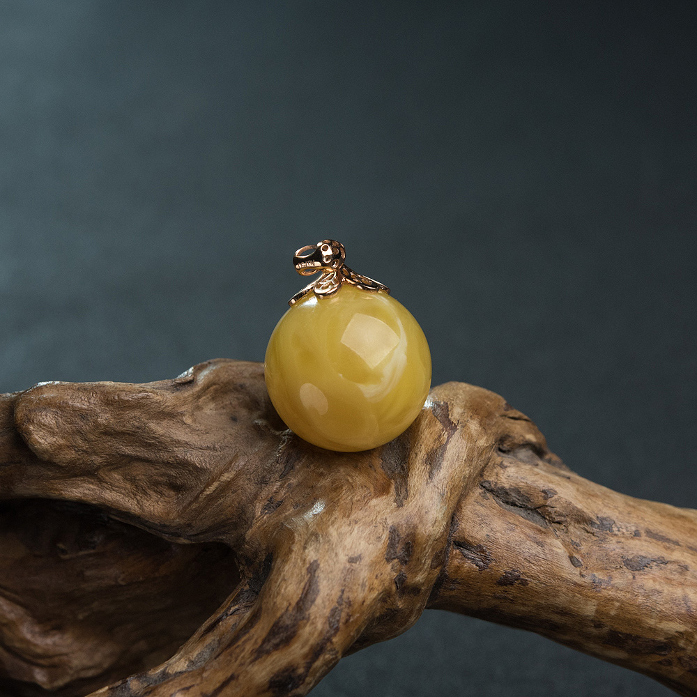 金镶鸡油黄蜜蜡圆珠吊坠-红掌柜