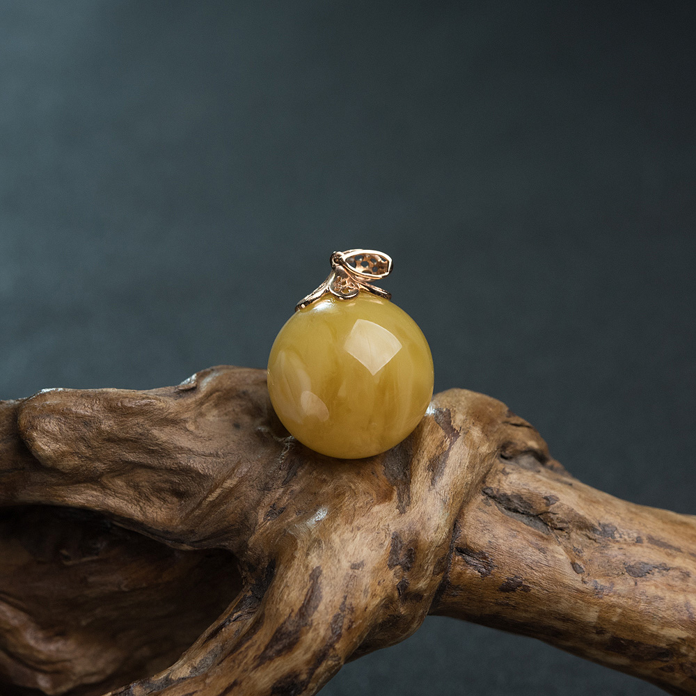 鸡油黄蜜蜡圆珠吊坠-红掌柜