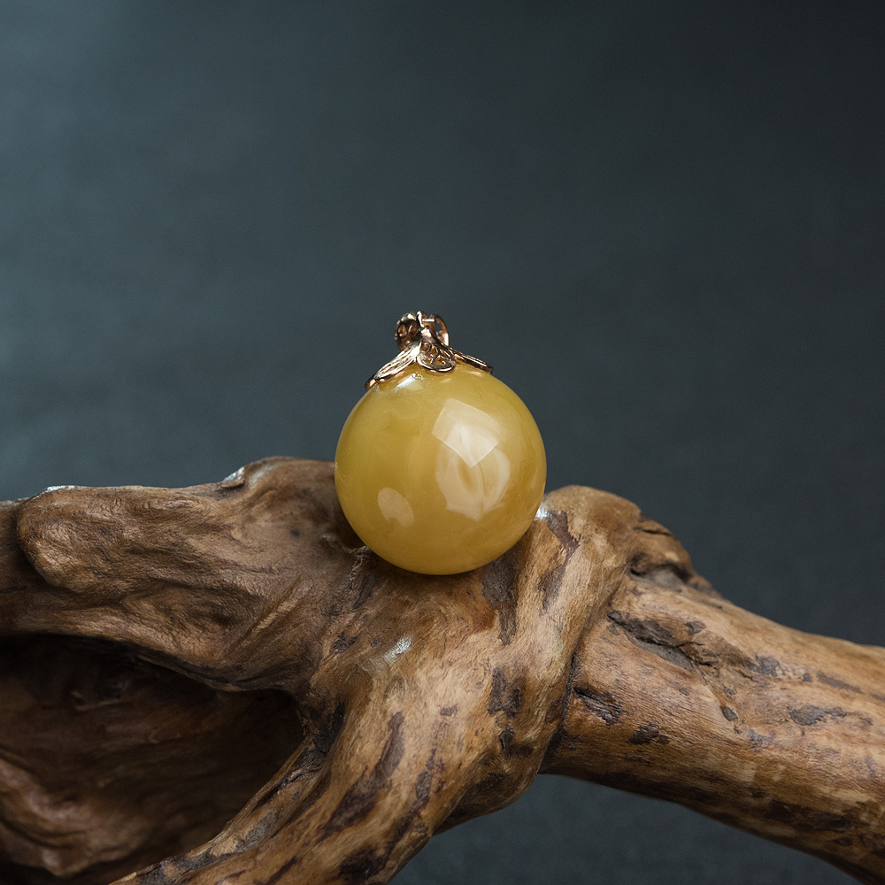 金镶蜜蜡圆珠吊坠-红掌柜