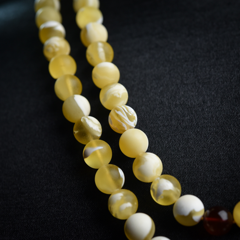 8mm白花蜜蜡佛珠-红掌柜