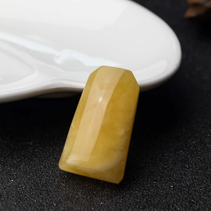 蜜蜡无事牌吊坠-红掌柜